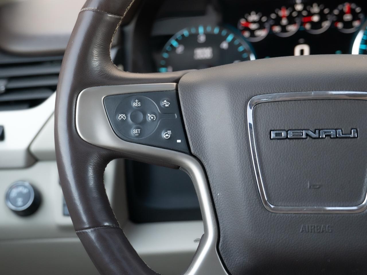 2017 GMC Yukon Denali - Photo #25