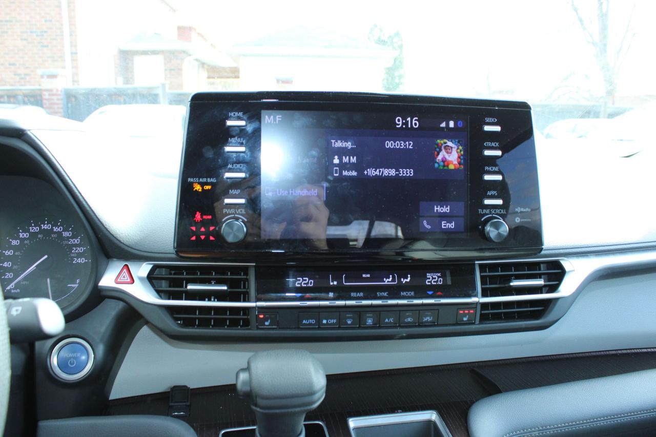 2023 Toyota Sienna LE - Photo #14
