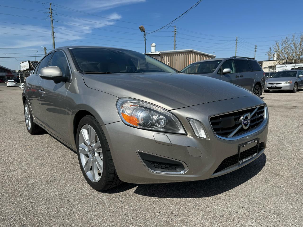 2012 Volvo S60 T6 R-Design Photo2