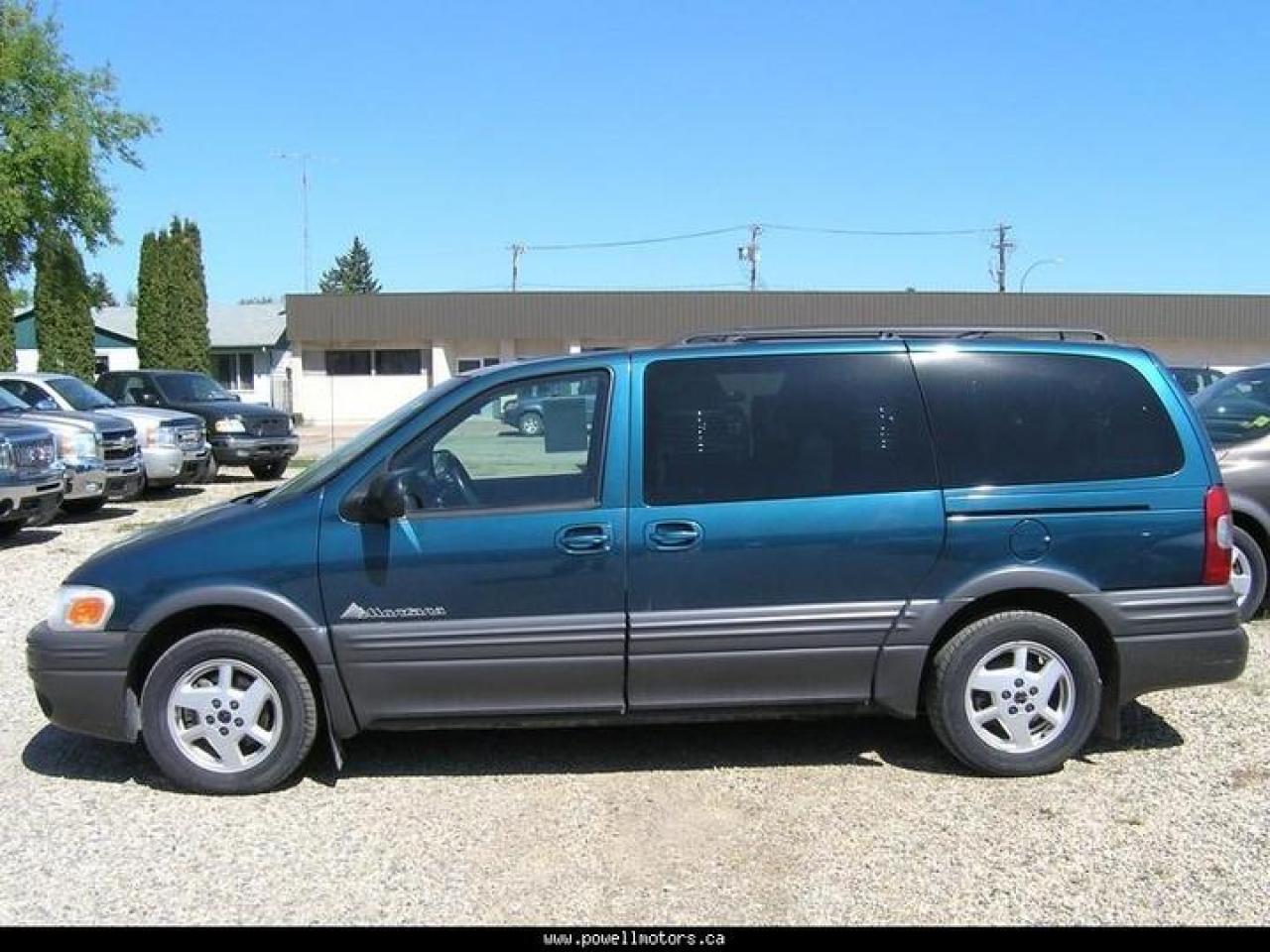 Pontiac store minivan 2002