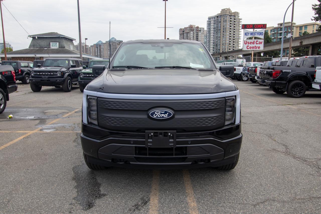 2025 Ford F-150 Lightning Flash 4WD SuperCrew 5.5' Box Extended Range Photo2