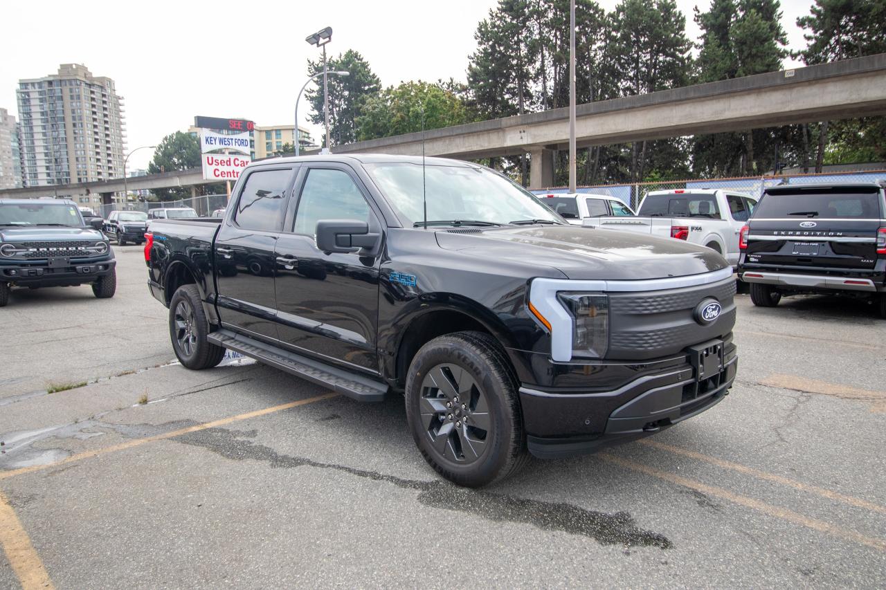 2025 Ford F-150 Lightning Flash 4WD SuperCrew 5.5' Box Extended Range Photo