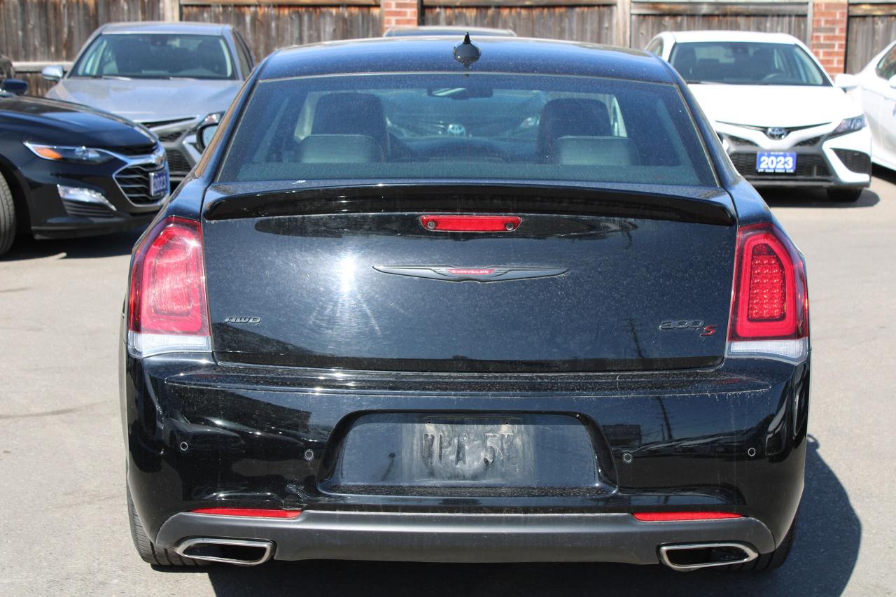 2023 Chrysler 300 300S - Photo #5