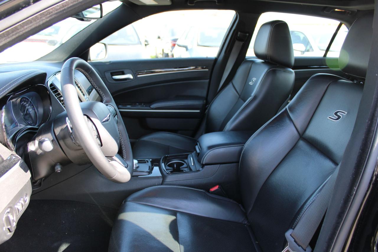 2023 Chrysler 300 300S - Photo #8