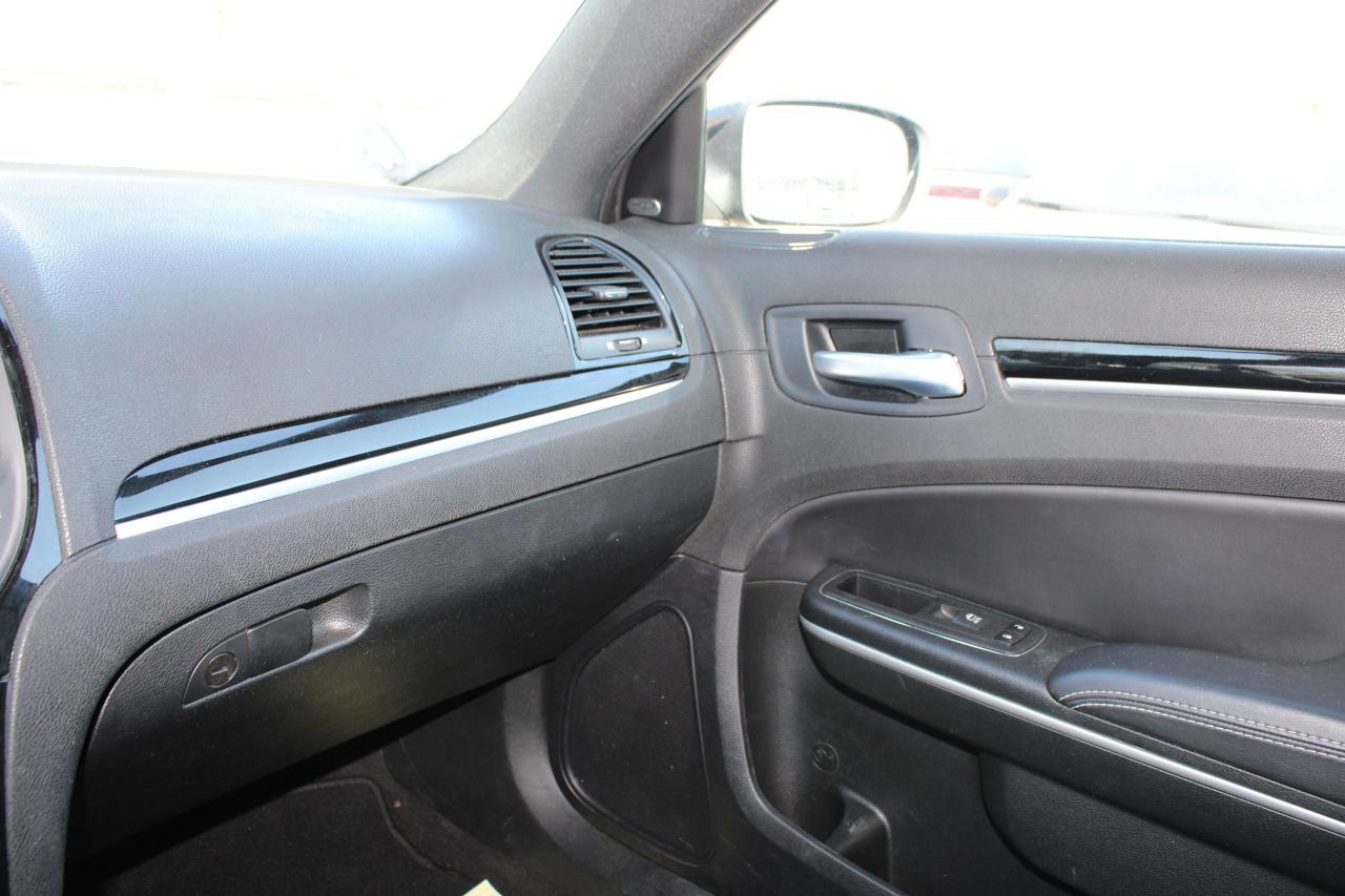 2023 Chrysler 300 300S - Photo #12