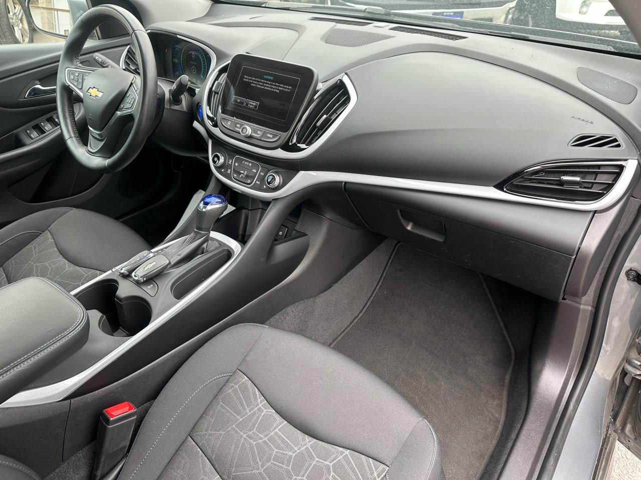 2018 Chevrolet Volt LT - Photo #14