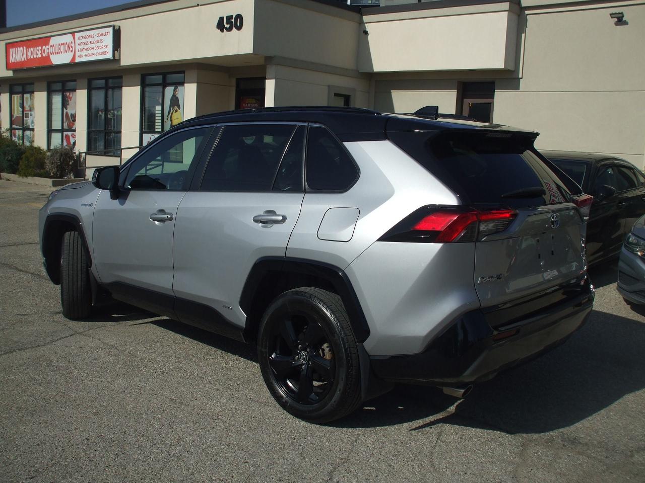 2020 Toyota RAV4 Hybrid XLE - Photo #3