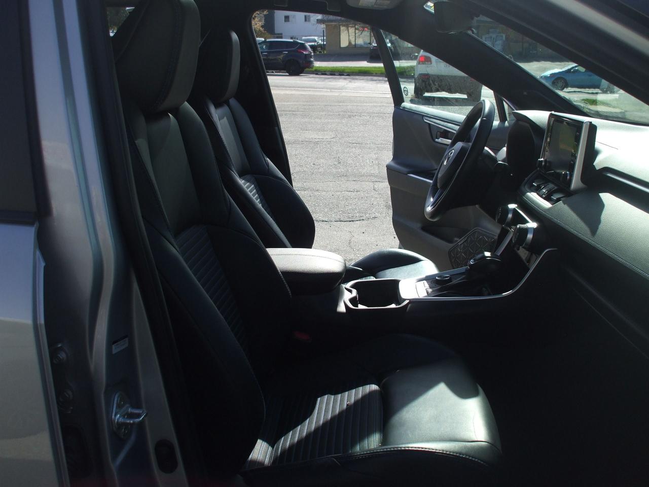 2020 Toyota RAV4 Hybrid XLE - Photo #14