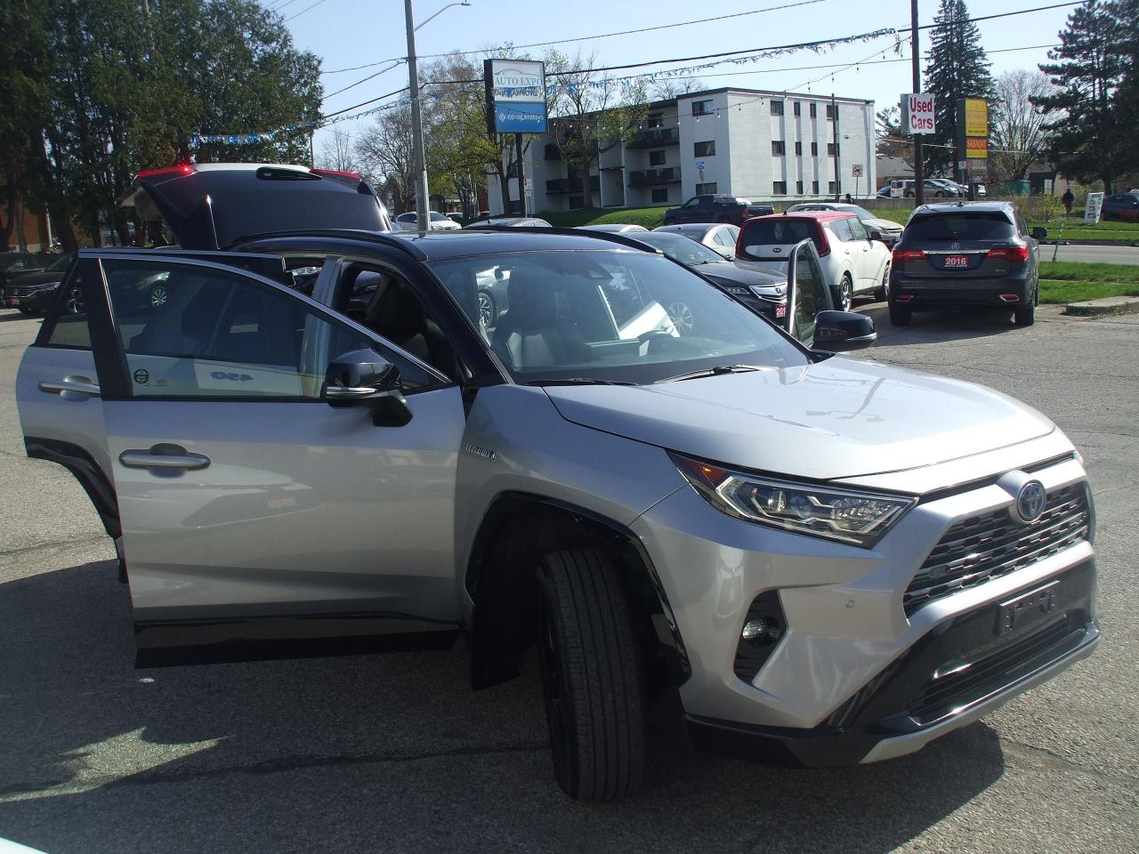 2020 Toyota RAV4 Hybrid XLE - Photo #23