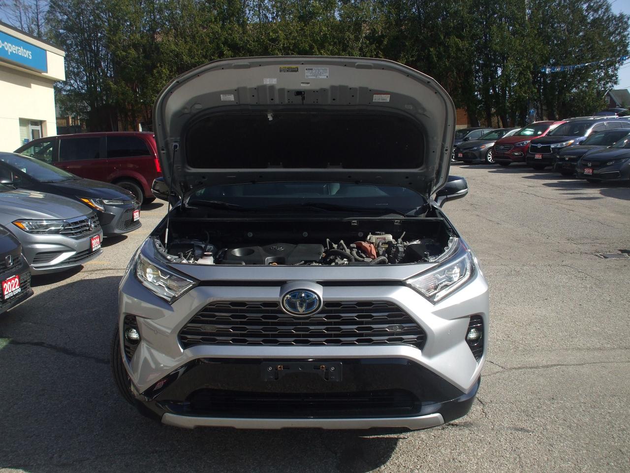 2020 Toyota RAV4 Hybrid XLE - Photo #25