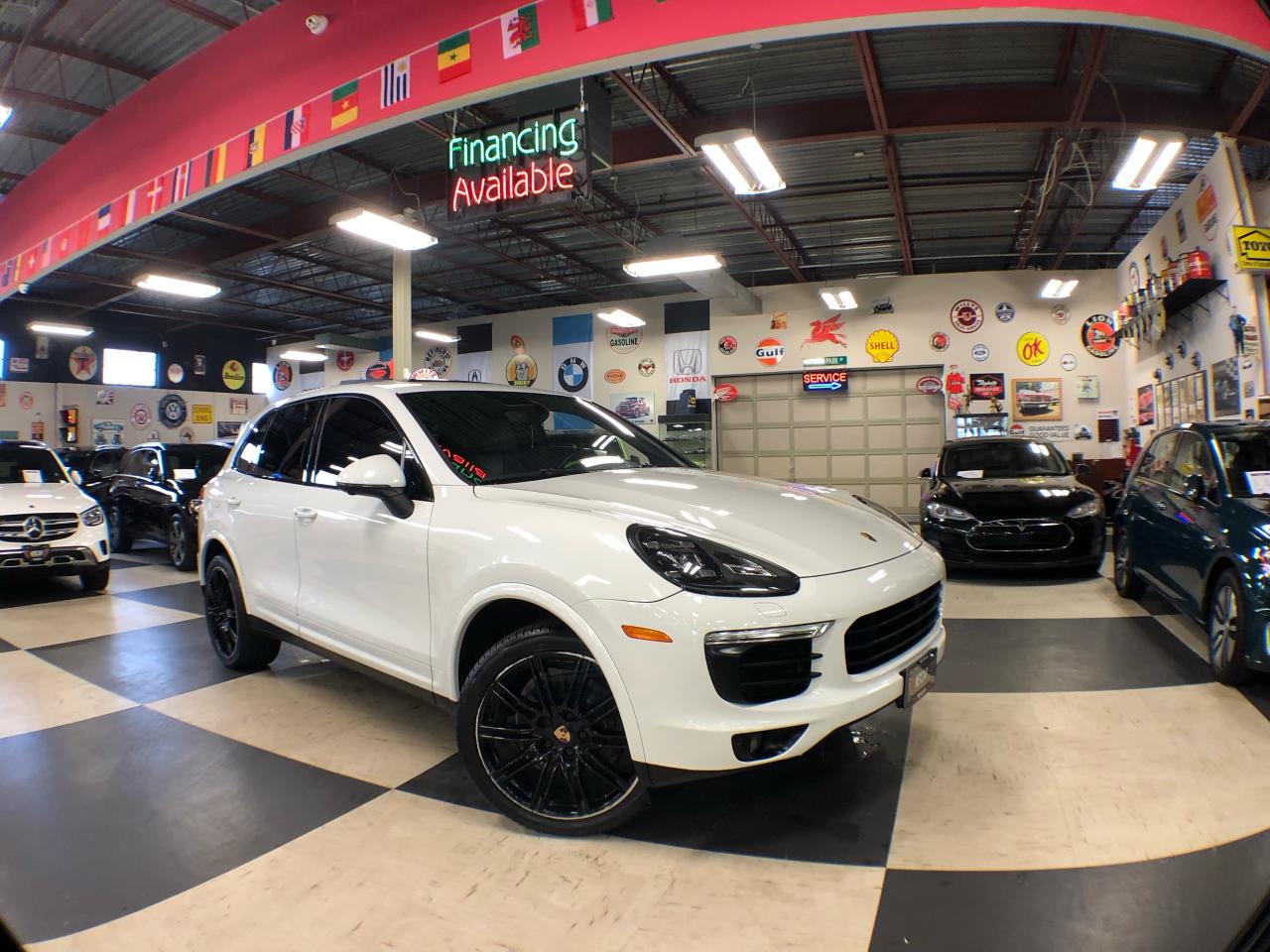2018 Porsche Cayenne PLATINUM AWD LEATHER PAN/ROOF NAVI B/SPOT CAMERA