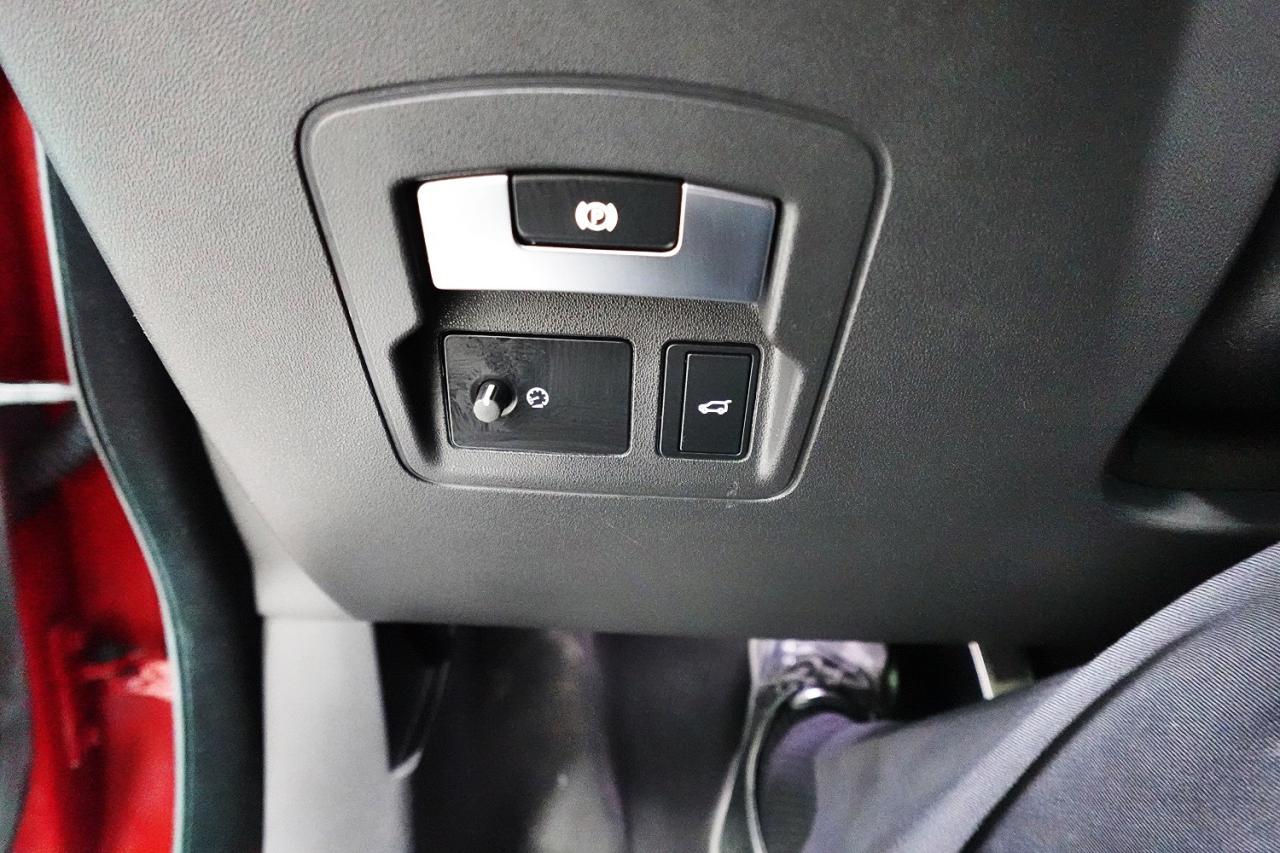 2020 Land Rover Range Rover Velar P300 R-Dynamic S,DEALER MAINTAIN, NO ACCIDENT - Photo #32