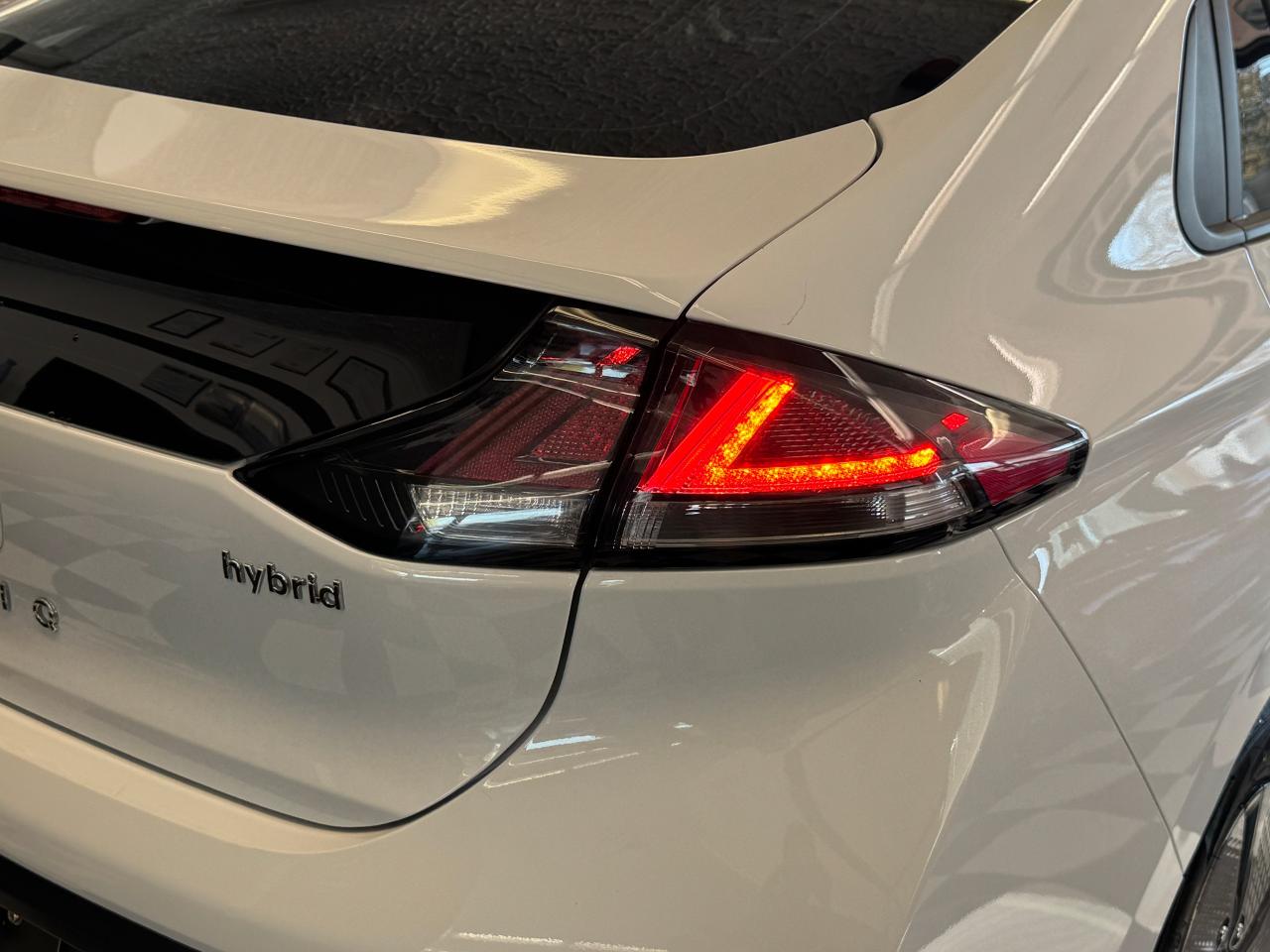 2020 Hyundai IONIQ Preferred HYBIRD+New Tires+Brakes+Roof+CLEANCARFAX - Photo #62