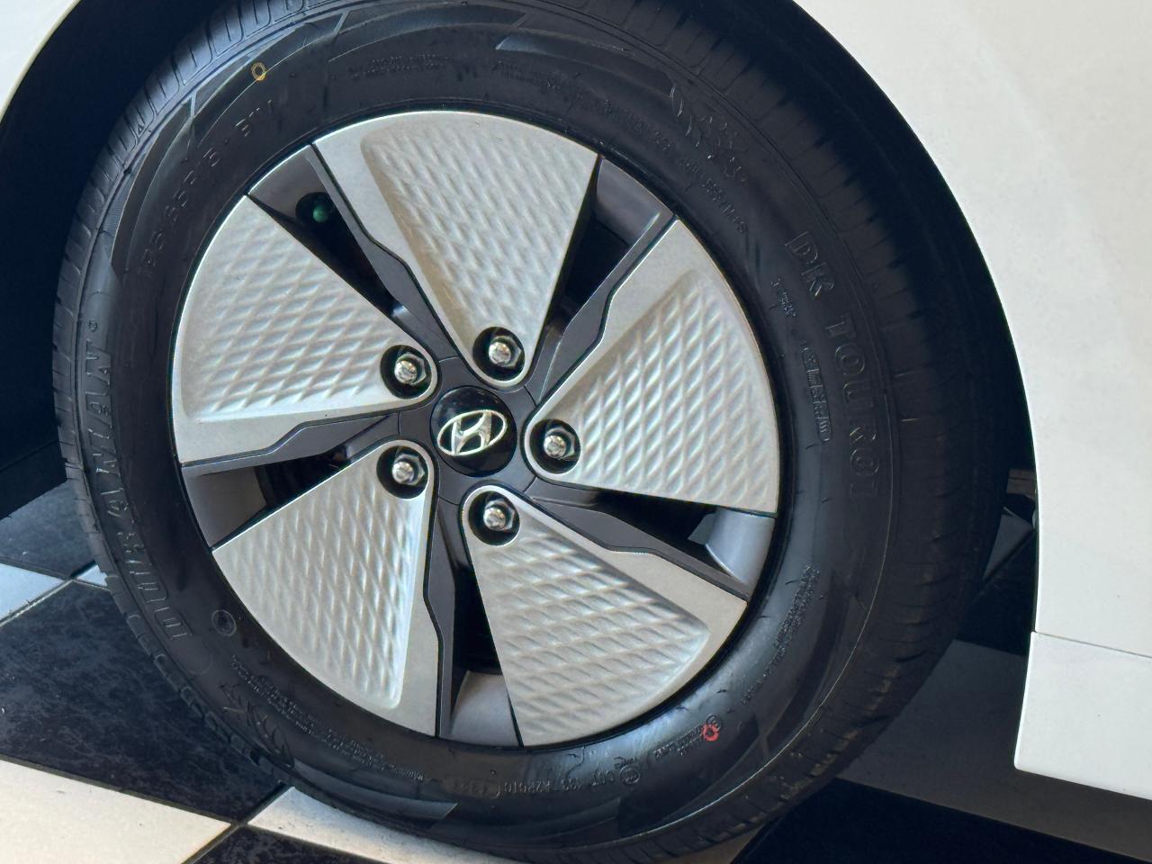 2020 Hyundai IONIQ Preferred HYBIRD+New Tires+Brakes+Roof+CLEANCARFAX - Photo #53