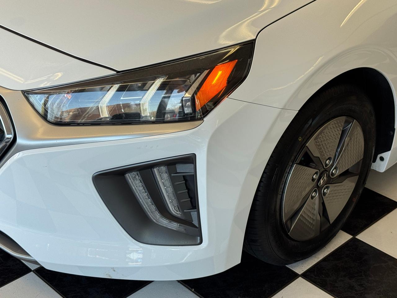 2020 Hyundai IONIQ Preferred HYBIRD+New Tires+Brakes+Roof+CLEANCARFAX - Photo #40