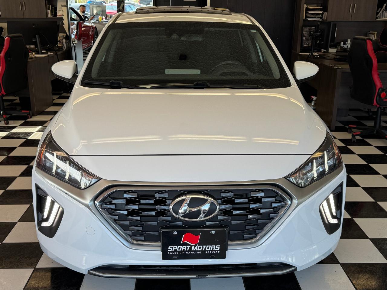 2020 Hyundai IONIQ Preferred HYBIRD+New Tires+Brakes+Roof+CLEANCARFAX Photo13