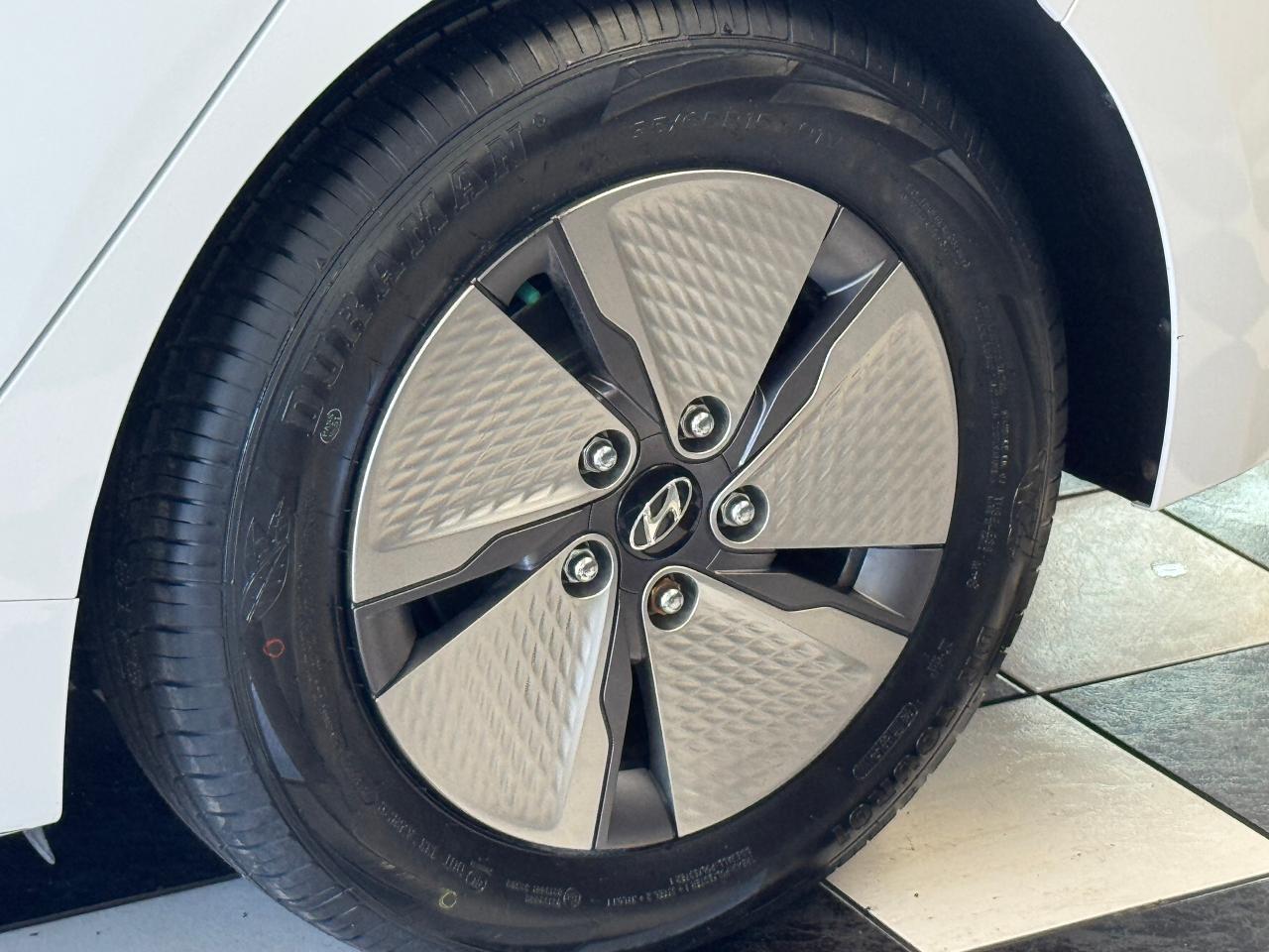 2020 Hyundai IONIQ Preferred HYBIRD+New Tires+Brakes+Roof+CLEANCARFAX - Photo #54