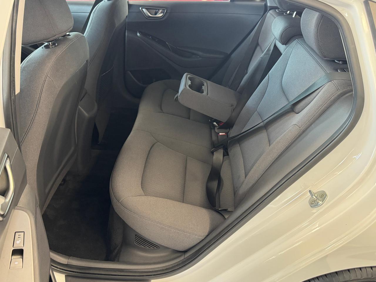 2020 Hyundai IONIQ Preferred HYBIRD+New Tires+Brakes+Roof+CLEANCARFAX - Photo #27