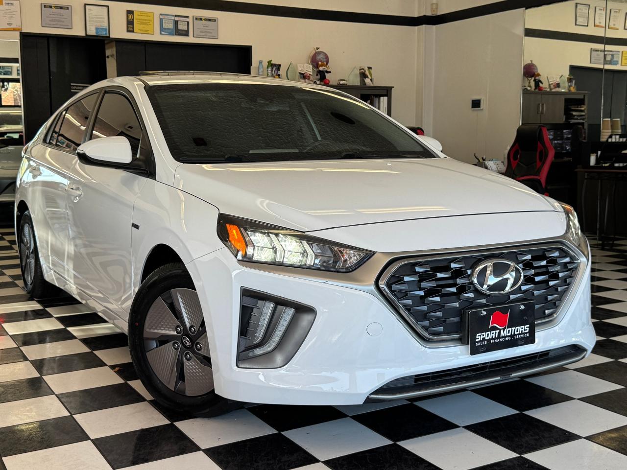 2020 Hyundai IONIQ Preferred HYBIRD+New Tires+Brakes+Roof+CLEANCARFAX Photo20