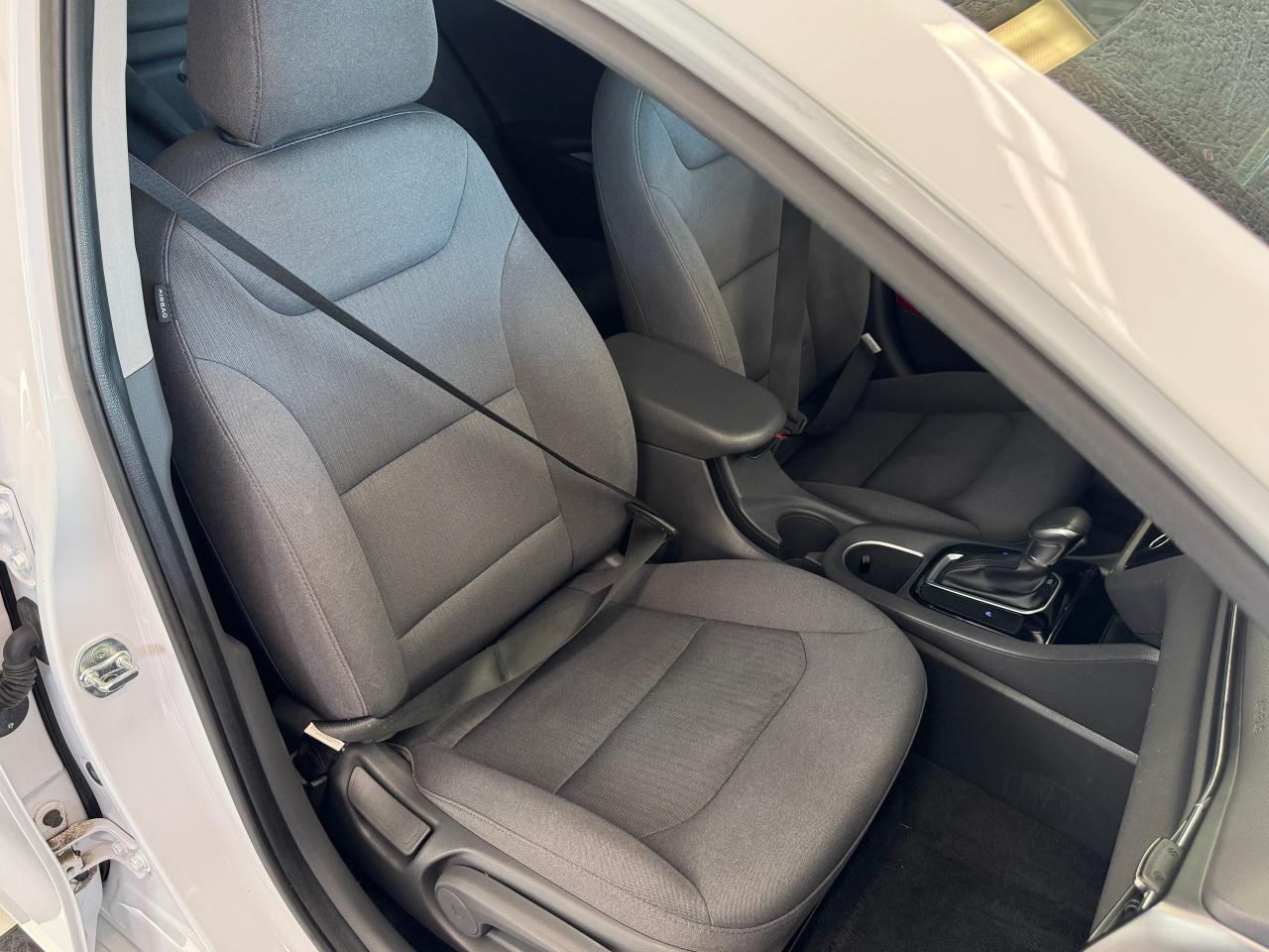 2020 Hyundai IONIQ Preferred HYBIRD+New Tires+Brakes+Roof+CLEANCARFAX - Photo #26