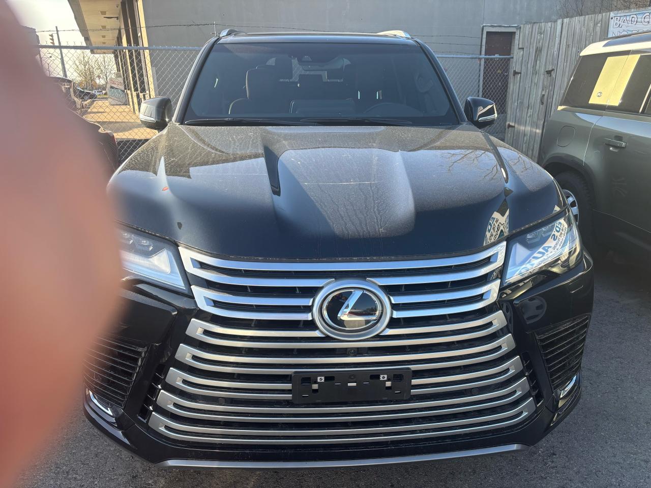 2024 Lexus LX LX 600, Loaded, P. Tailgate, Sunroof, Alloys, - Photo #3