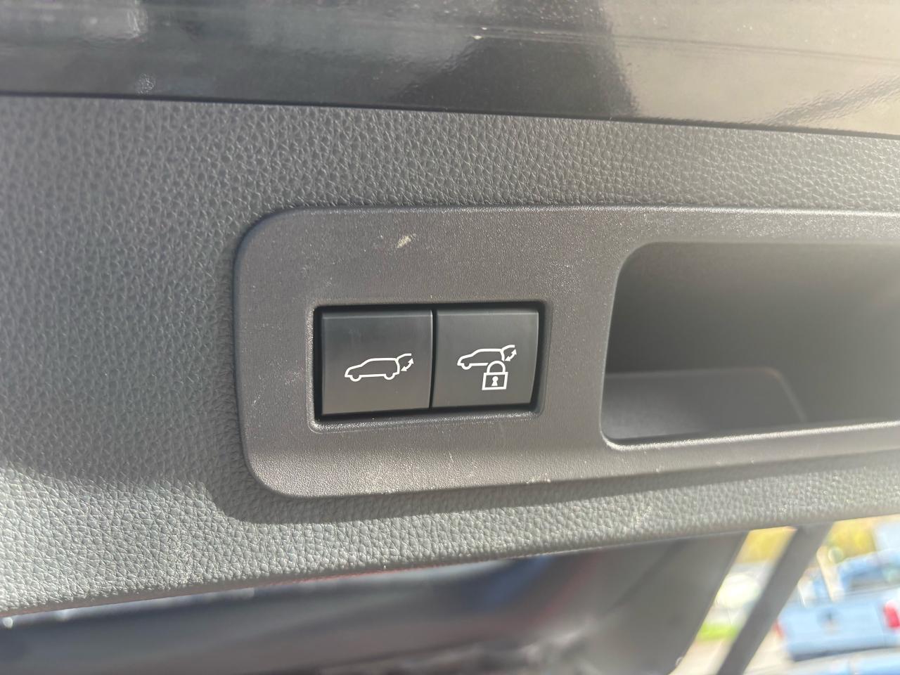 2024 Lexus LX LX 600, Loaded, P. Tailgate, Sunroof, Alloys, - Photo #17