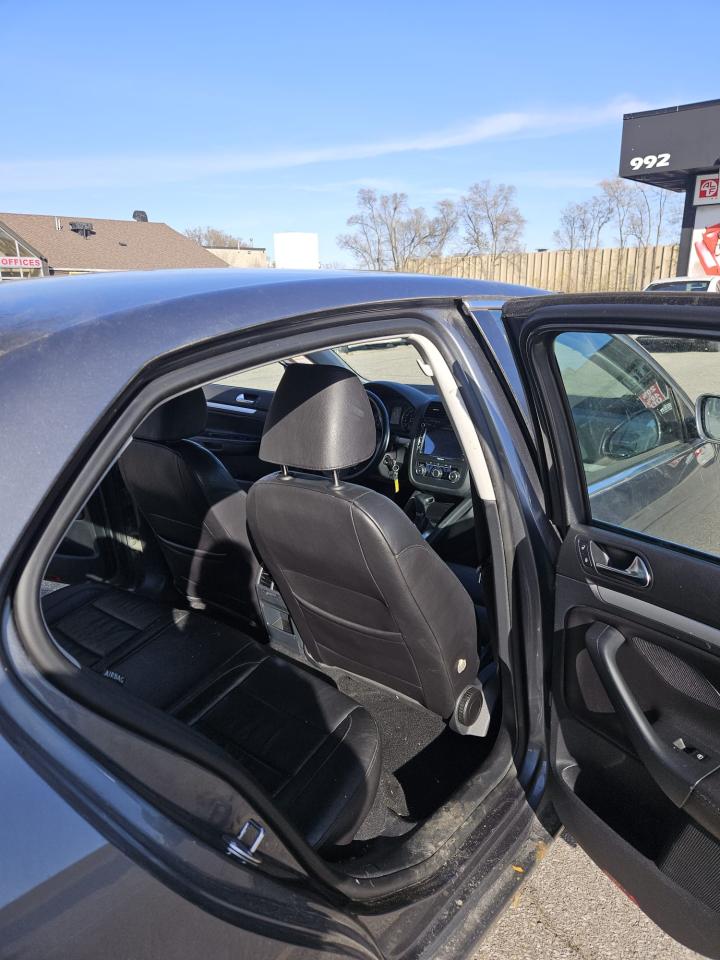 2010 Volkswagen Jetta 4dr 2.0T TSI DSG Highline - Photo #12
