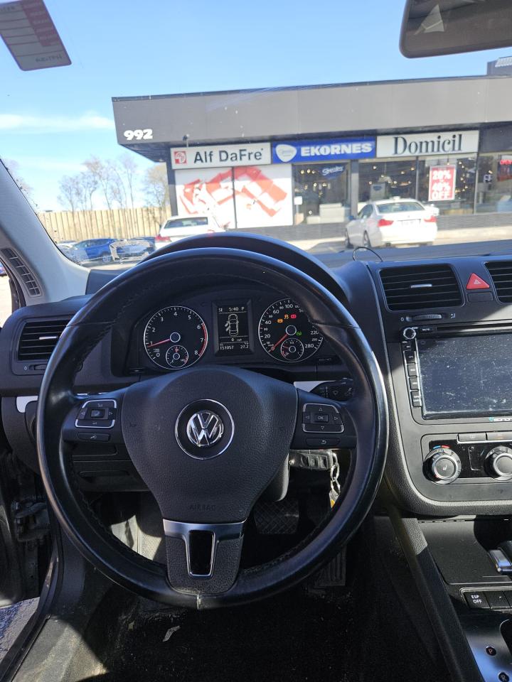 2010 Volkswagen Jetta 4dr 2.0T TSI DSG Highline - Photo #14