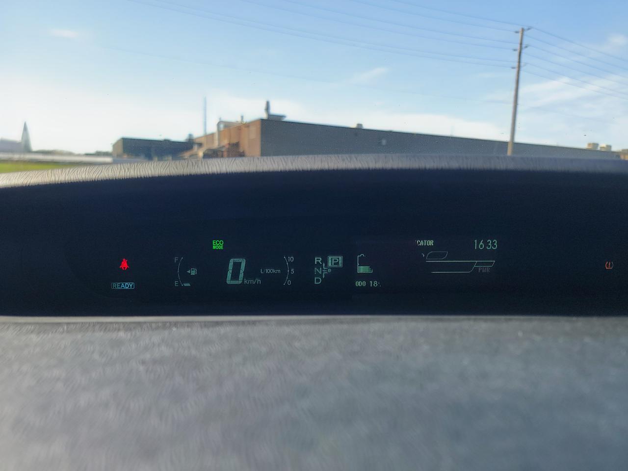 2013 Toyota Prius CLEAN - Photo #16