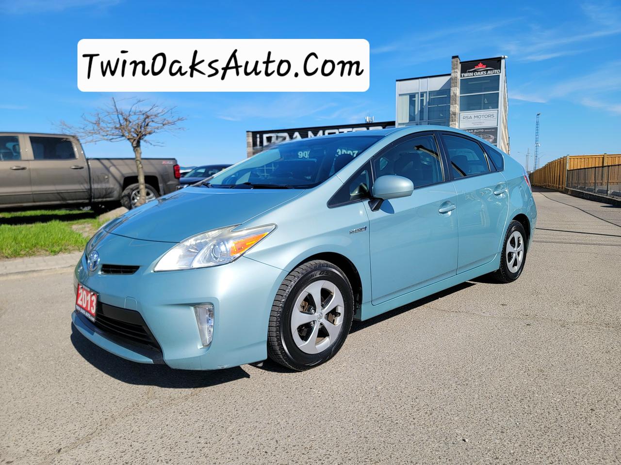 2013 Toyota Prius CLEAN - Photo #1