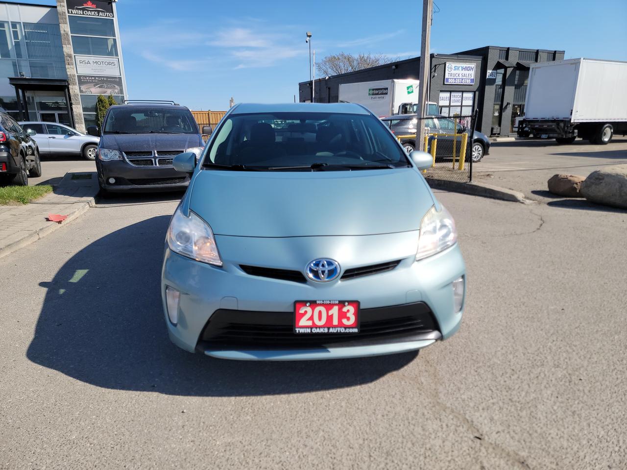2013 Toyota Prius CLEAN - Photo #2