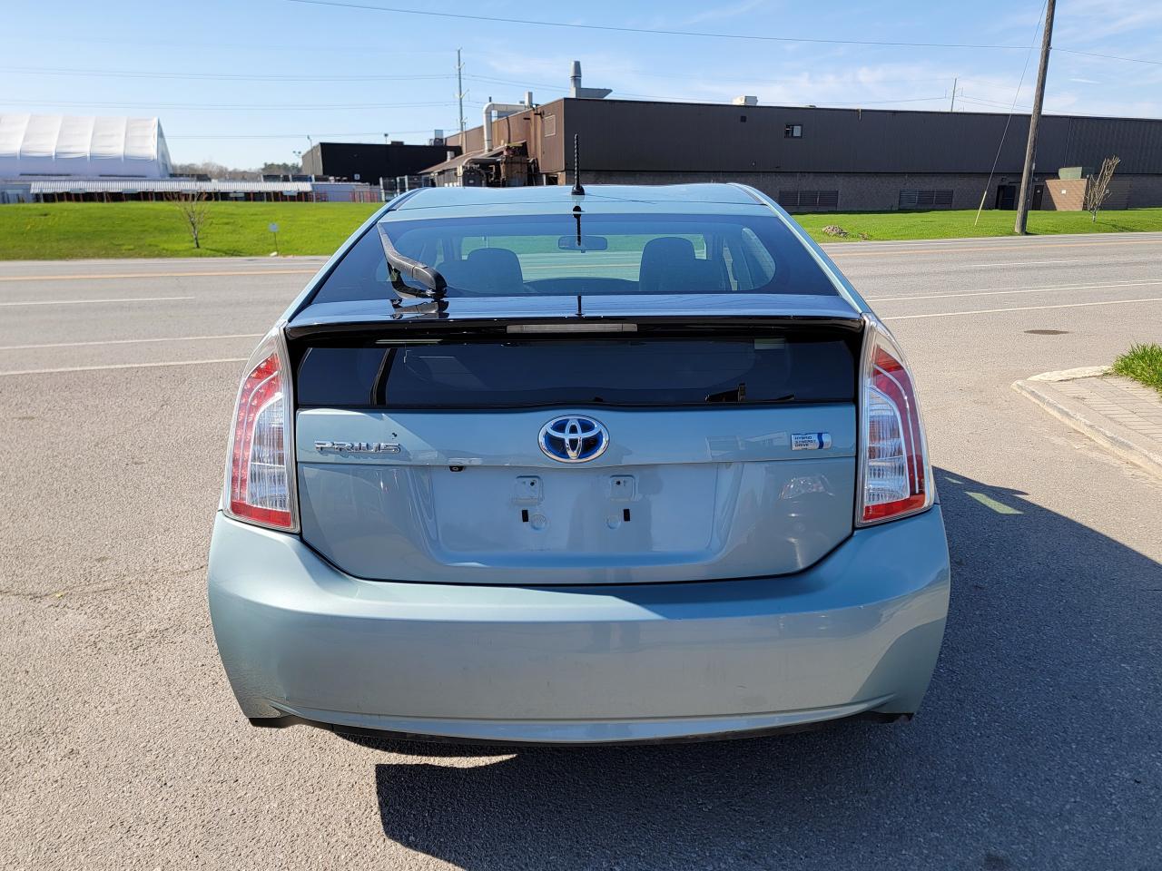 2013 Toyota Prius CLEAN - Photo #6