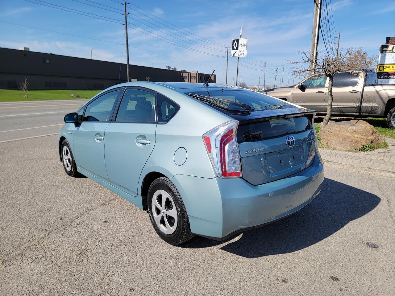 2013 Toyota Prius CLEAN - Photo #7