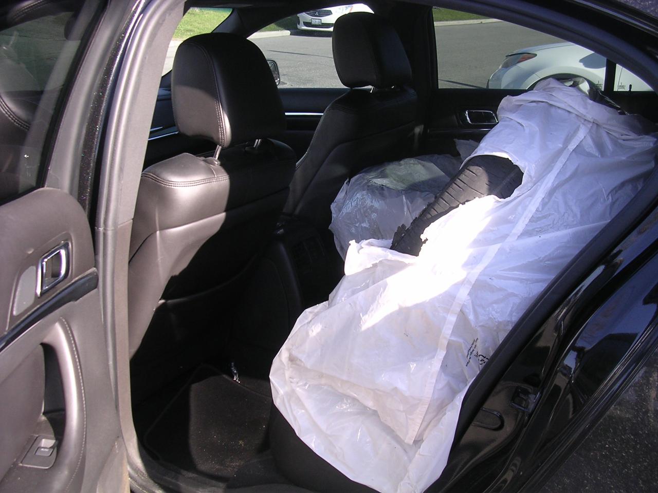 2010 Lincoln MKS LIMITED - Photo #7