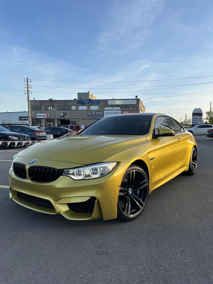 2015 BMW M4  - Photo #2