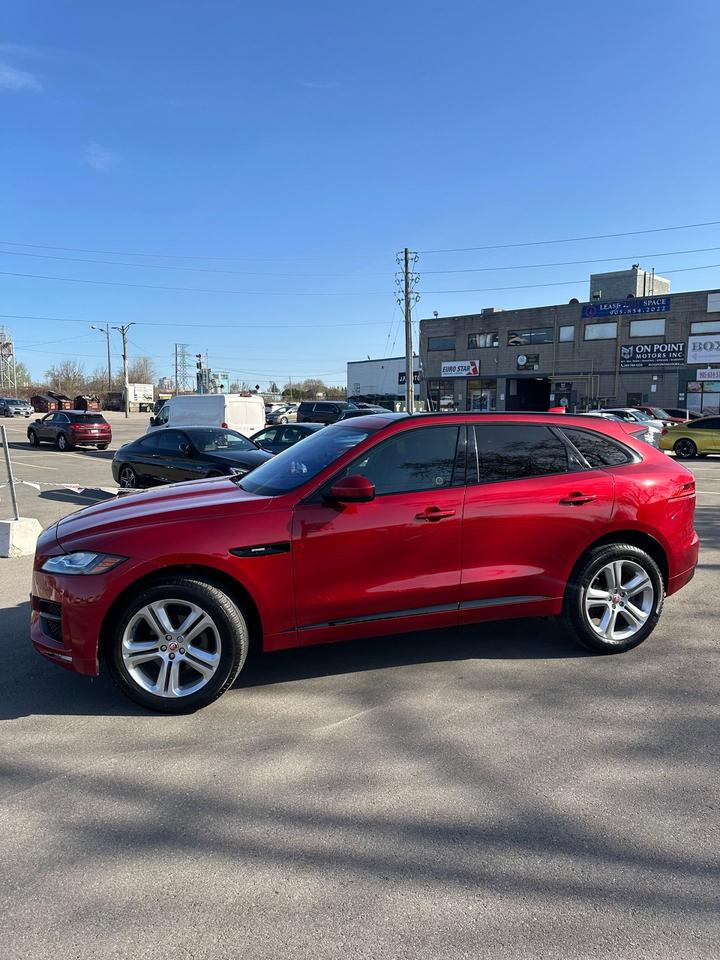 2019 Jaguar F-PACE R-Sport - Photo #2