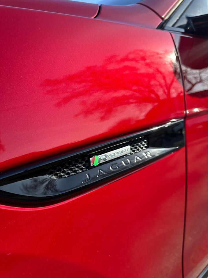 2019 Jaguar F-PACE R-Sport Photo