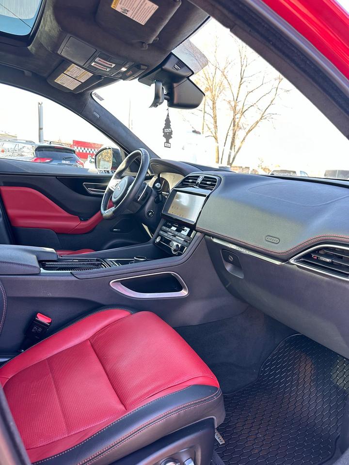 2019 Jaguar F-PACE R-Sport Photo