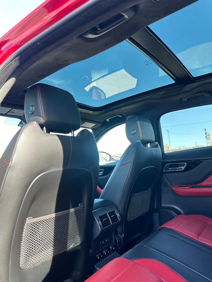2019 Jaguar F-PACE R-Sport Photo