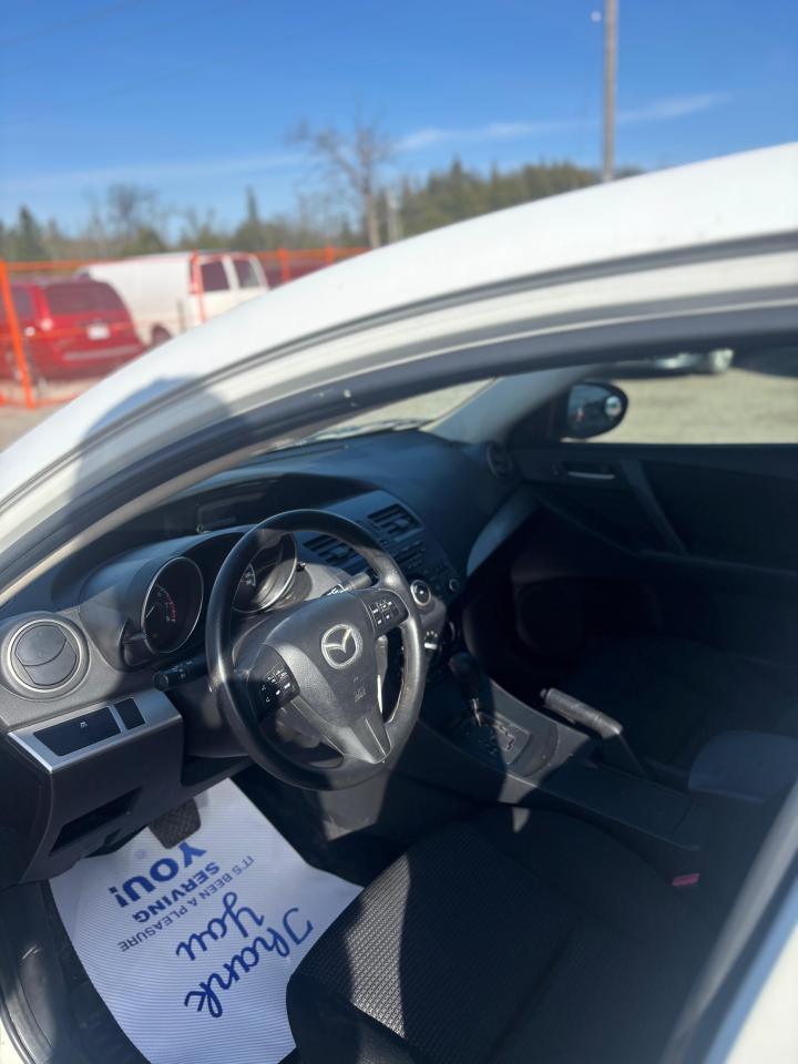 2012 Mazda MAZDA3 GX Photo2