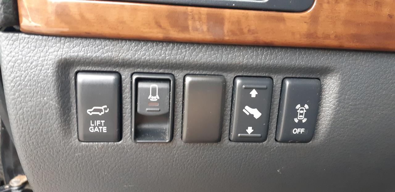2012 Nissan Armada Platinum Edition 8-passenger - Photo #17