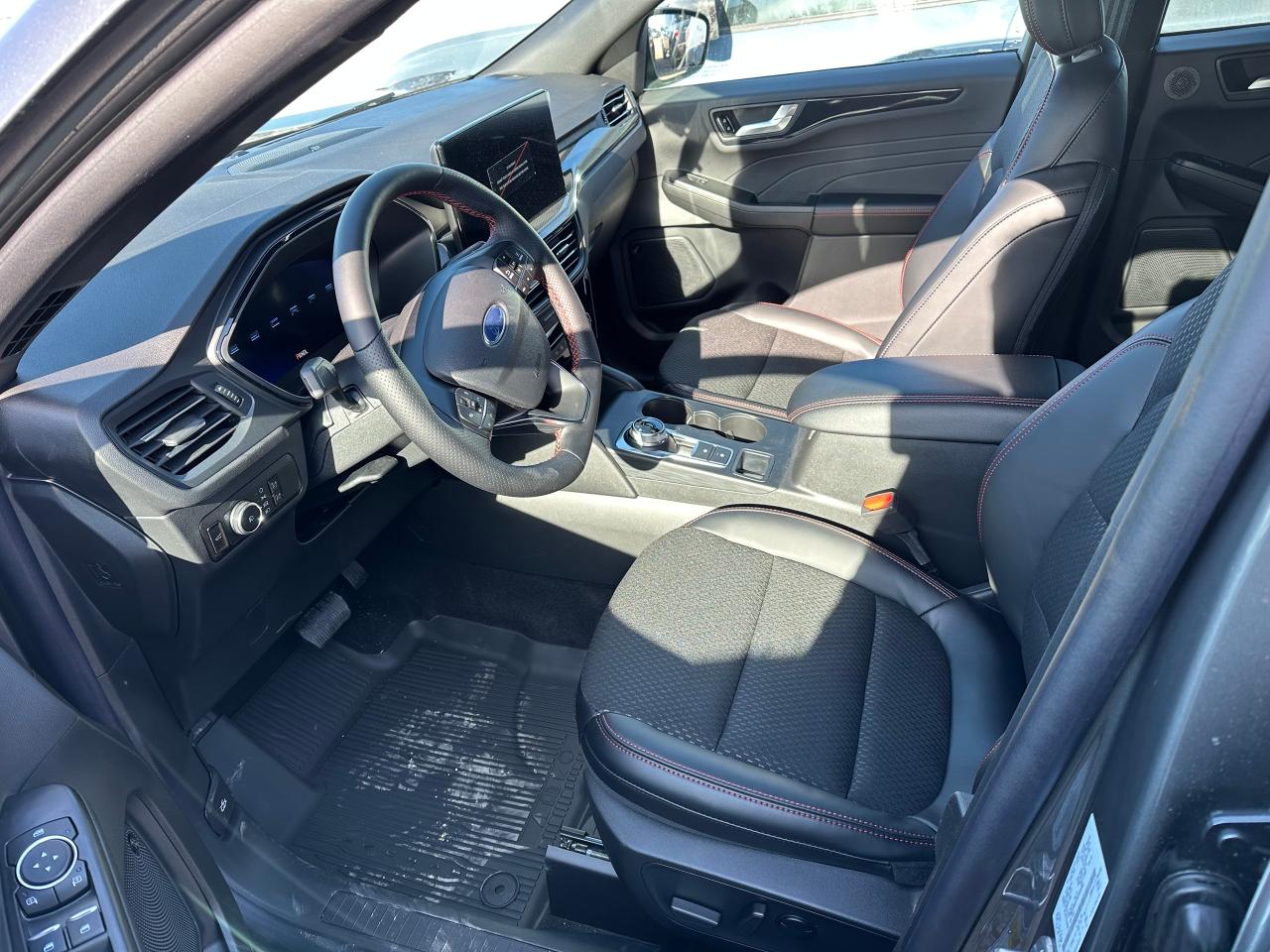 2025 Ford Escape ST-LINE SELECT AWD 401A Photo5