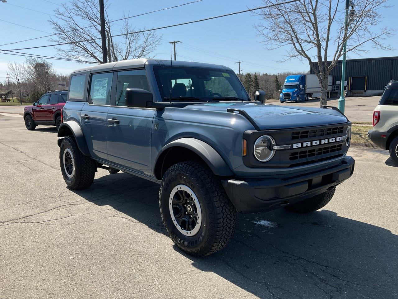 2025 Ford Bronco Base Photo