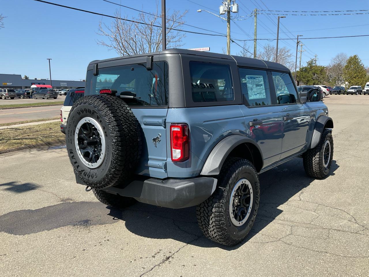 2025 Ford Bronco Base Photo4