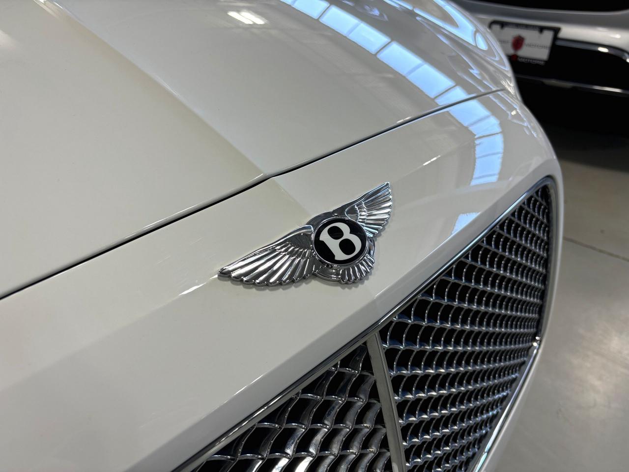 2016 Bentley FLYING SPUR W12|NO LUX TAX|NAV|MASSAGE|CREAMLEATHER|NAIMAUDIO| - Photo #3