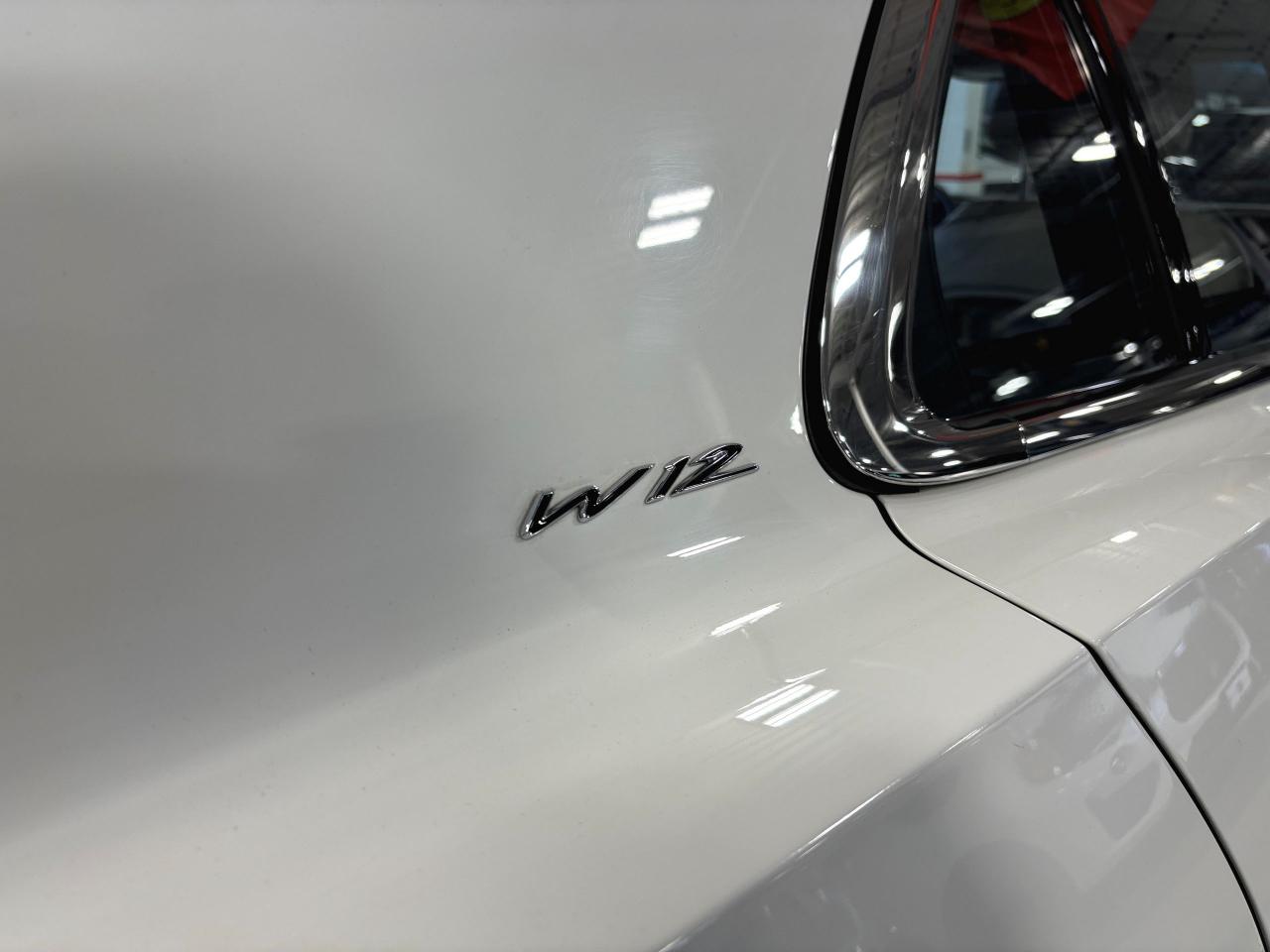 2016 Bentley FLYING SPUR W12|NO LUX TAX|NAV|MASSAGE|CREAMLEATHER|NAIMAUDIO| - Photo #9