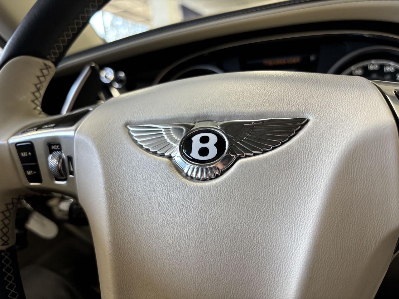 2016 Bentley FLYING SPUR W12|NO LUX TAX|NAV|MASSAGE|CREAMLEATHER|NAIMAUDIO| - Photo #45