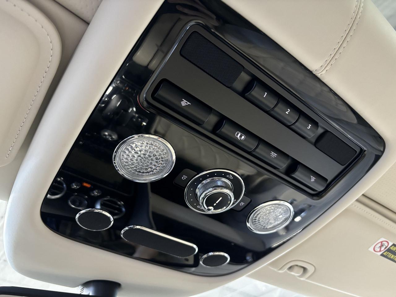 2016 Bentley FLYING SPUR W12|NO LUX TAX|NAV|MASSAGE|CREAMLEATHER|NAIMAUDIO| - Photo #48