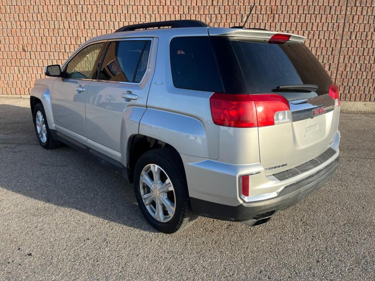 2017 GMC Terrain SLE |LOW KMS|CLEAN CARFAX|AWD|BACK-UP CAM|HEATED SEATS|REMOTE STARTER|POWER DRIVER SEATS| - Photo #4