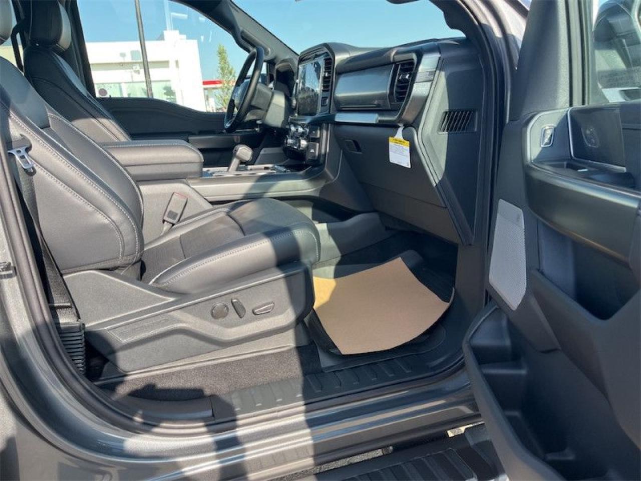 2025 Ford F-150 Lariat  - Tow Package Photo5